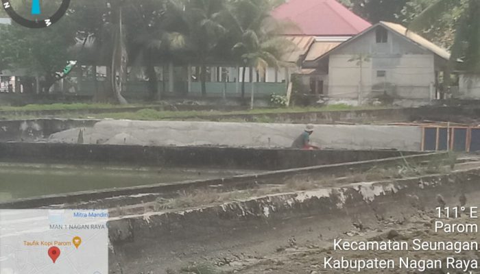 Terkesan Kurangnya Pengawasan Dari Dinas Terkait, Proyek Rehab Kolam BBI Lhok Parom Diduga Tabrak UUD No 14 Tahun 2008 dan UUD No 1 Tahun 1970