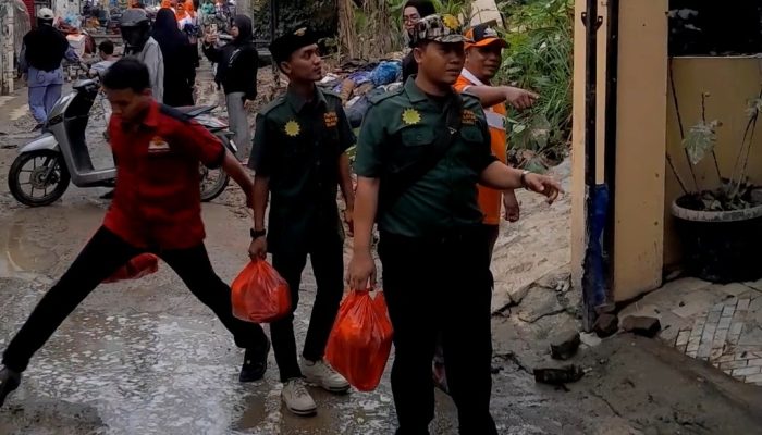 PD PERSIS Kota Medan Kunjungi Warga Medan Johor Yang Terdampak Banjir, Sekaligus Serahkan Bantuan Bahan Pokok