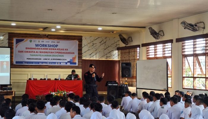 Brigadir Ricky Sihotang Motivasi Ratusan Siswa  SMK Swasta Al Washliyah 2 Perdagangan, Simalungun