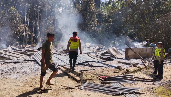 Rumah Dan Uang Tunai 70 Juta Milik Lansia di Paya Bakong Ludes Terbakar