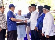 Menteri Nusron Serahkan Sertipikat kepada Masyarakat Kampung Nelayan Muara Angke