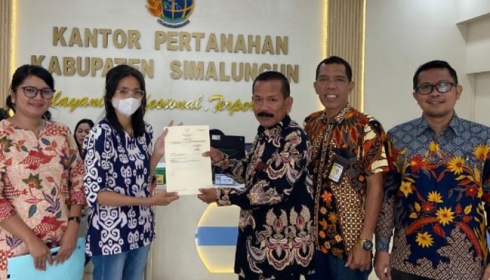 Kantah Simalungun Serahkan Sertifikat Aset Pemkab Simalungun