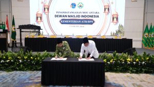 Teken MoU dengan DMI, Menteri Nusron Berkomitmen Tuntaskan Sertipikasi Tanah Wakaf dalam Lima Tahun