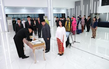 Lantik Pejabat Struktural dan Fungsional