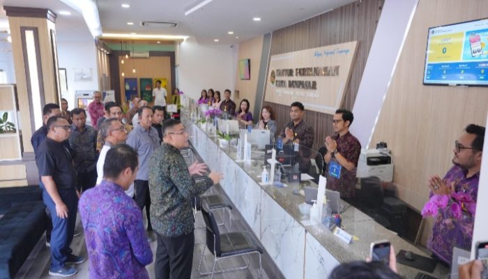 Tinjau Kantah Kota Denpasar, Wamen ATR/Waka BPN Tekankan Pentingnya Budaya Melayani