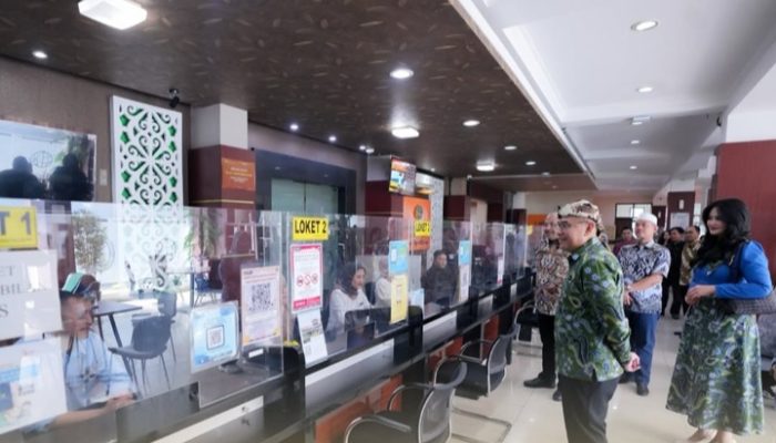 Wamen ATR/BPN Tinjau Langsung Program PELATARAN di Kantor Pertanahan Kota Bandung