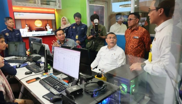 Wamen Ossy Tinjau Dua Inovasi Layanan Pertanahan Kantah Kota Tangerang