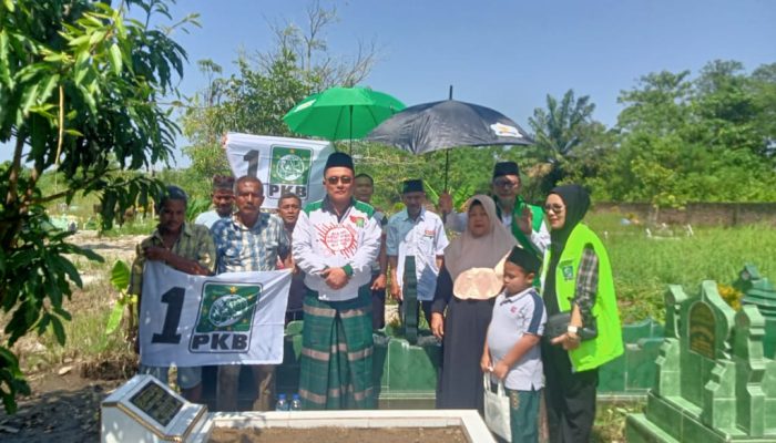 Jelang Pengkaderan, DPC PKB Kota Medan Ziarahi Makam Sesepuh Partai