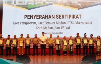 Penyerahan Sertipikat Tanah