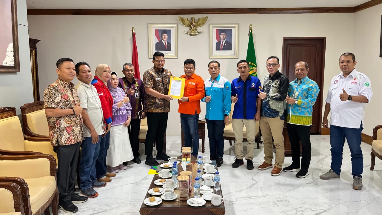 Foto bersama Gubernur Sumatera Utara, Bapak Bobby Nasution