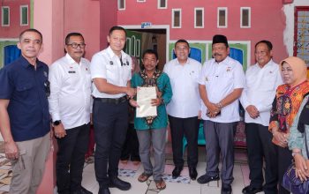 Serahkan Sertipikat Elektronik
