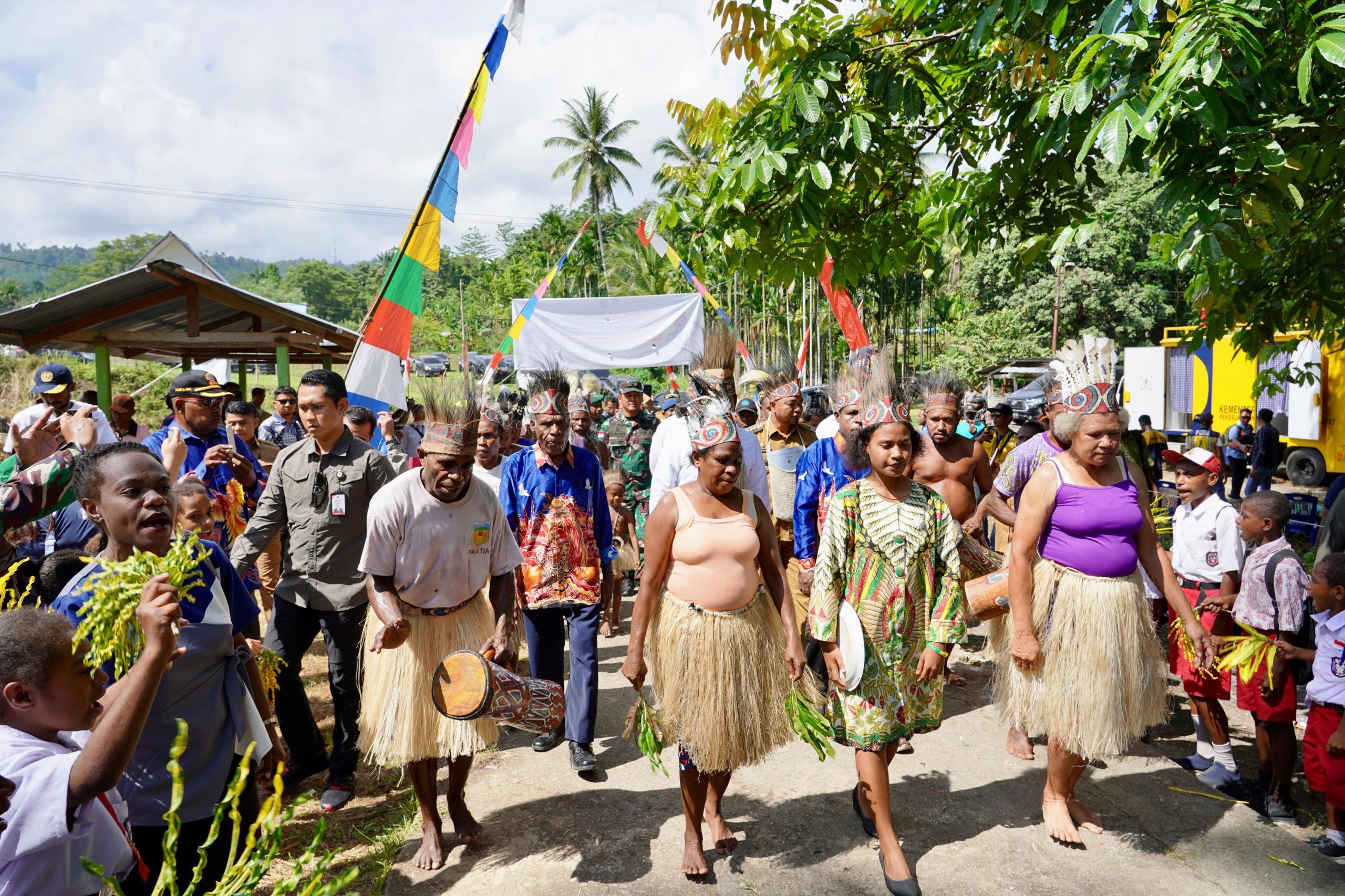 Kunjungan Perdana ke Papua