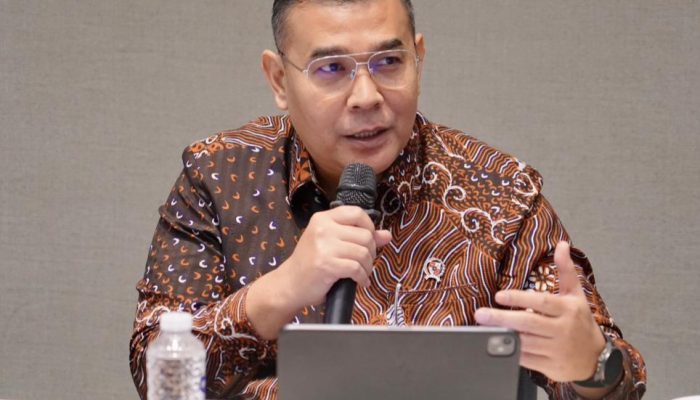 Presentasi Uji Publik, Wamen Ossy: Pastikan Layanan Berjalan Transparan dan Mudah Diakses Publik
