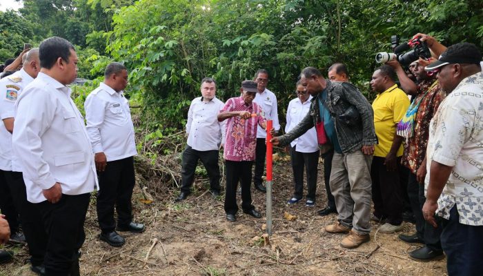 Realisasi Percepatan Sertipikasi Tanah Ulayat di Papua, Menteri Nusron Saksikan Pemasangan Patok Skouw Yambe