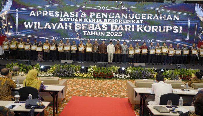24 Satker ATR/BPN Terima Predikat WBK, Menteri Nusron Beri Apresiasi dan Imbau untuk Jaga Kualitas Layanan