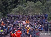 TNI evakuasi karyawan Freeport yang terjebak oleh OPM di Papua Tengah