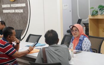 Tetap Layani Masyarakat