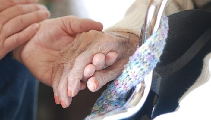 Sosok Emak Malaikat Siang dan Malam