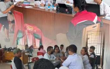 Kantor Pertanahan Pematangsiantar Serahkan Sertipikat Residu PTSL di Kelurahan Nagahuta