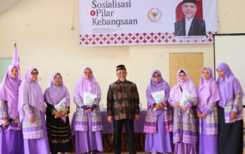 Anggota MPR RI K.H. M. Nuh Sosialisasikan Empat Pilar kepada Pengurus Salimah se-Kota Medan