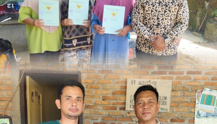 Kantor Pertanahan Pematangsiantar Serahkan Sertipikat Residu PTSL kepada Masyarakat