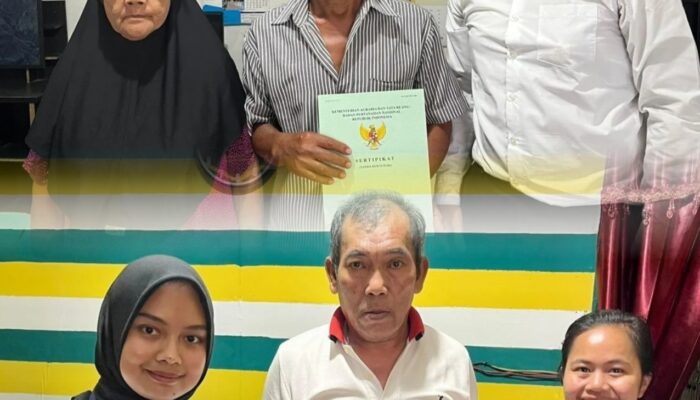 Kantor Pertanahan Pematangsiantar Serahkan Tunggakan Sertipikat PTSL kepada Masyarakat