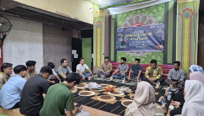 HMPS IAT Hidupkan Semangat Berbagi Ramadan Lewat Takjil dan Iftar Jama’i