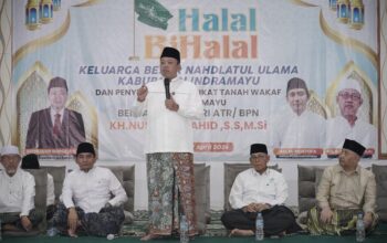 Hadiri Halalbihalal dan Penyerahan Sertipikat Tanah Wakaf PCNU Indramayu, Menteri Nusron Minta NU Berikan Kebermanfaatan bagi Masyarakat