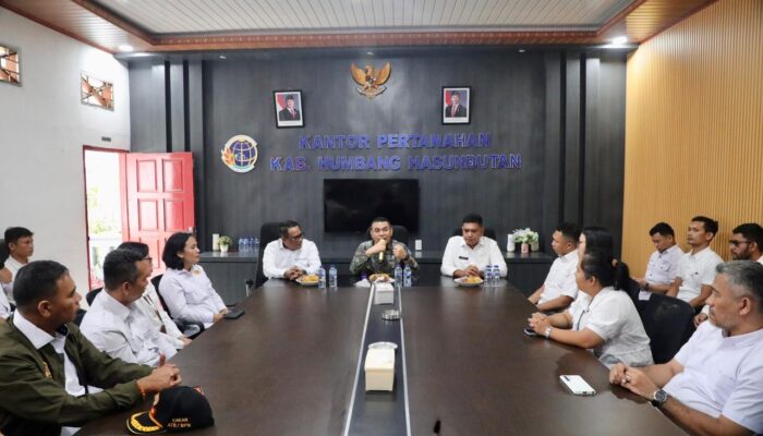 Kunjungi Kantah Humbang Hasundutan, Wamen Ossy Tekankan Pentingnya Akurasi Data Pertanahan