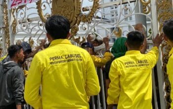 Mahasiswa Labusel ‘Mekik’ di Kantor Gubsu: Jalanan Kupak-Kapik, Kok Duit APBD Rp 25 Miliar Malah Lari ke Hibah Mako Polres?