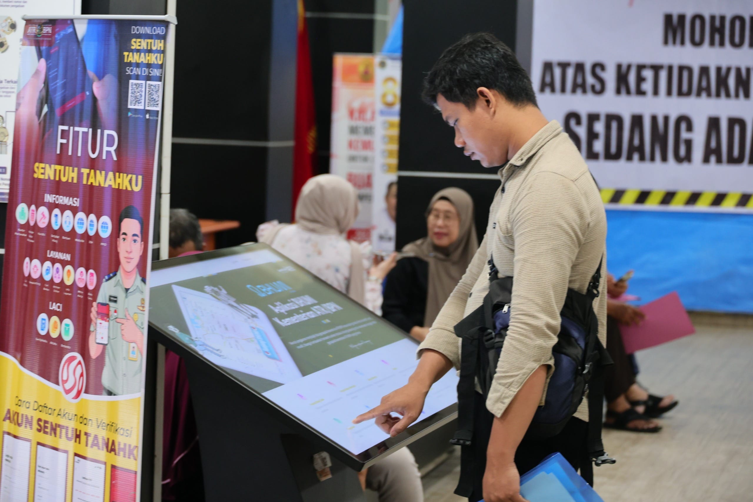 Aplikasi Sentuh Tanahku