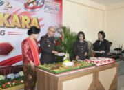 Tradisi Tumpeng Satukan Generasi Bhayangkara Jajaran Polres Karo di Hari Jadi Polri ke-80