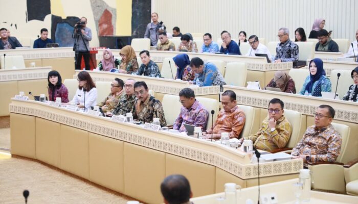 RDP dengan Komisi II DPR RI, Sekjen ATR/BPN Laporkan Capaian Pelaksanaan Tujuh Layanan Prioritas