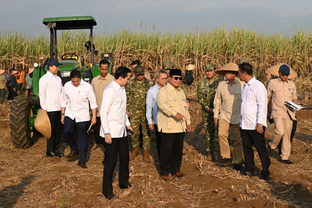 Dampingi Presiden