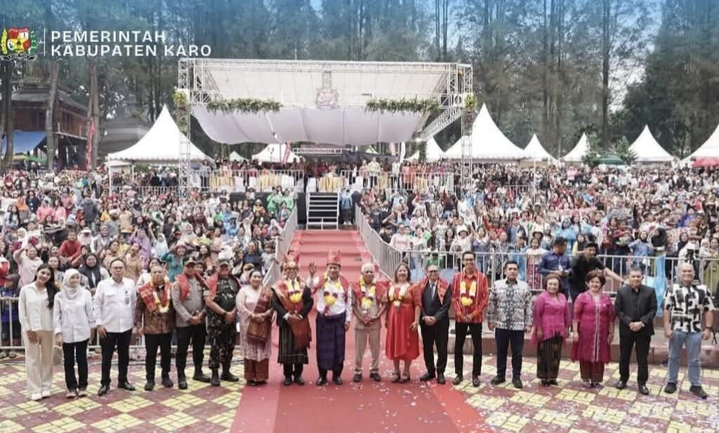 Dukung Skala Internasional, Menteri Koperasi RI Resmi Buka Festival Bunga dan Buah Karo 2026