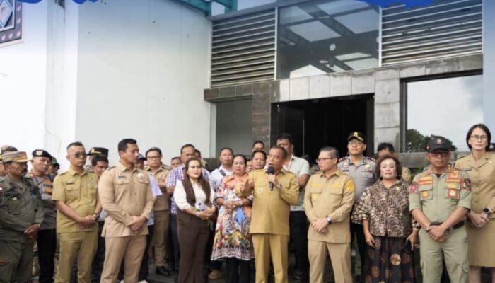 Bahas Tata Niaga dan Perlindungan Petani Lokal, Bupati Karo Terima Audiensi Forum Petani Bunga