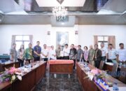 Kunjungi Moderamen GBKP, Bupati Karo Serahkan Surat Pernyataan Resmi Penyerahan Aset RSUD Kabanjahe