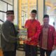 Wakil Dewan Pertimbangan MUI Sumut Serahkan Majalah Media Ulama ke Wamen dan Ketum PP Persis di Balige