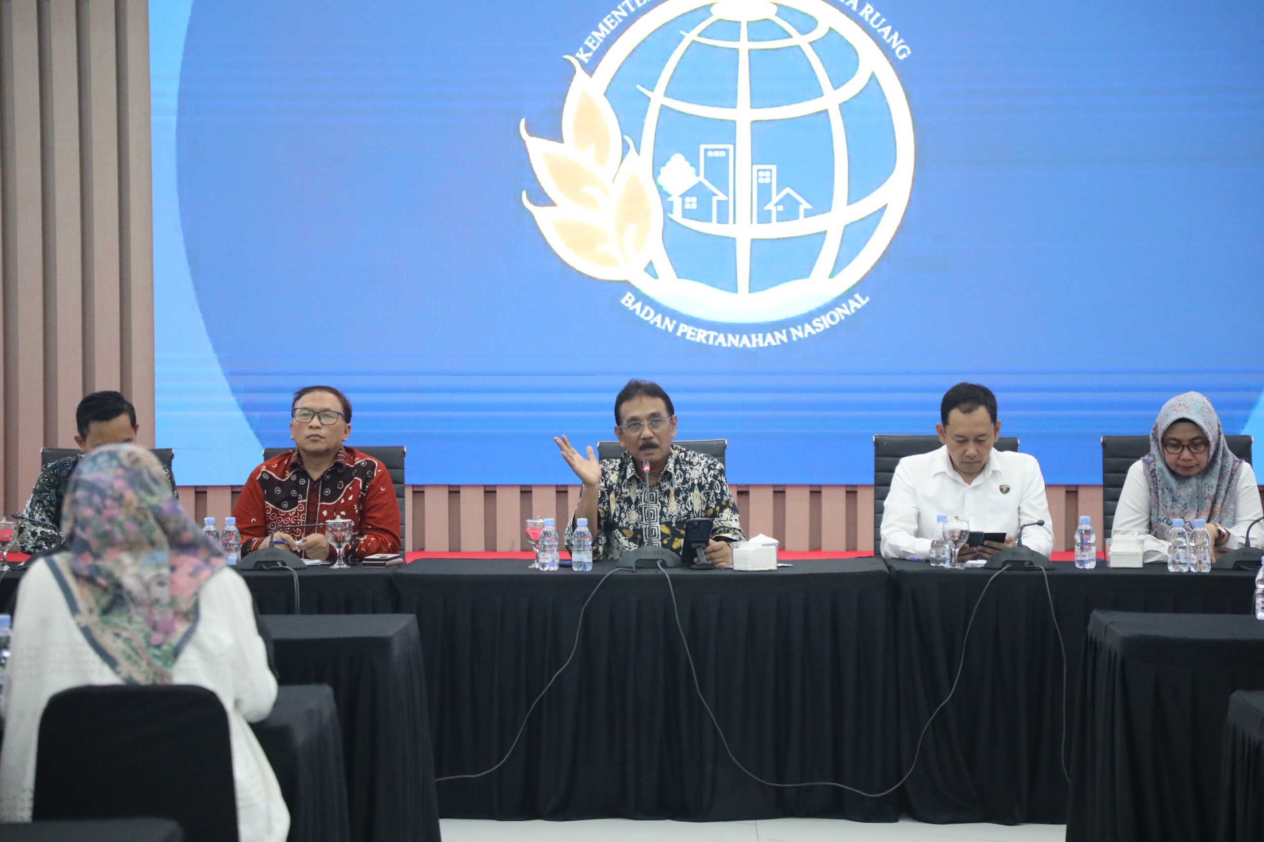 Kumpulkan Semua Pejabat Administrator