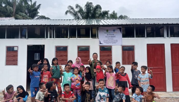 PERSIS Bikin Lagi Ruang Kelas Darurat di Sumut dan Sumbar, Sekolah Tak Lagi Beralas Tenda
